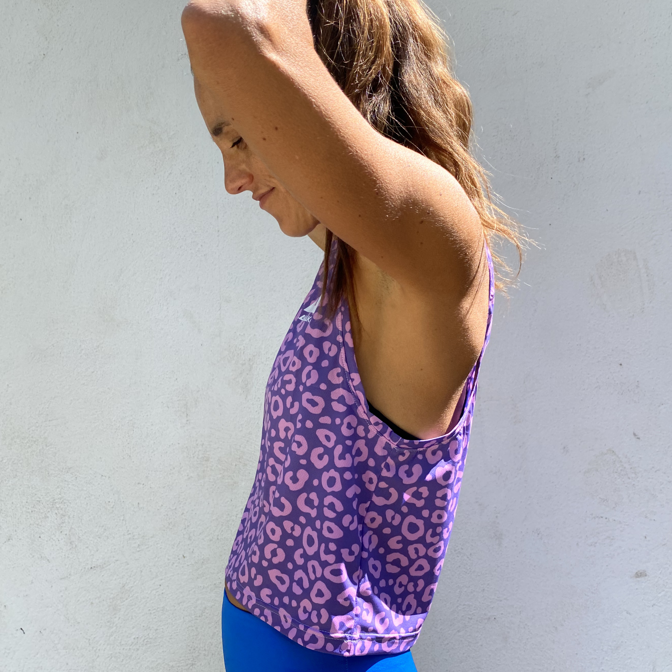 running_singlet_woman_vision_leo_side running_singlet_woman_vision_leo_side